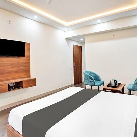Hotel O Gayathri Metro Deluxe Bangalore Extérieur photo