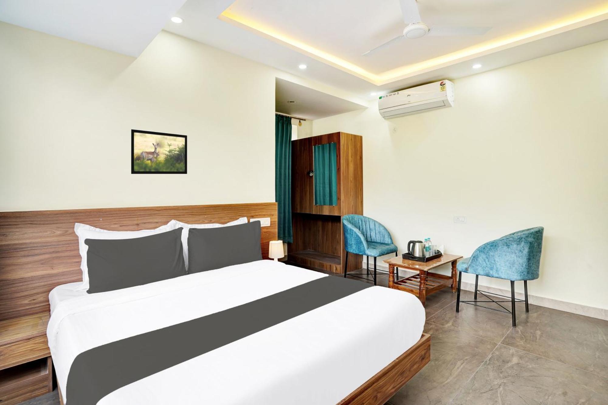 Hotel O Gayathri Metro Deluxe Bangalore Extérieur photo