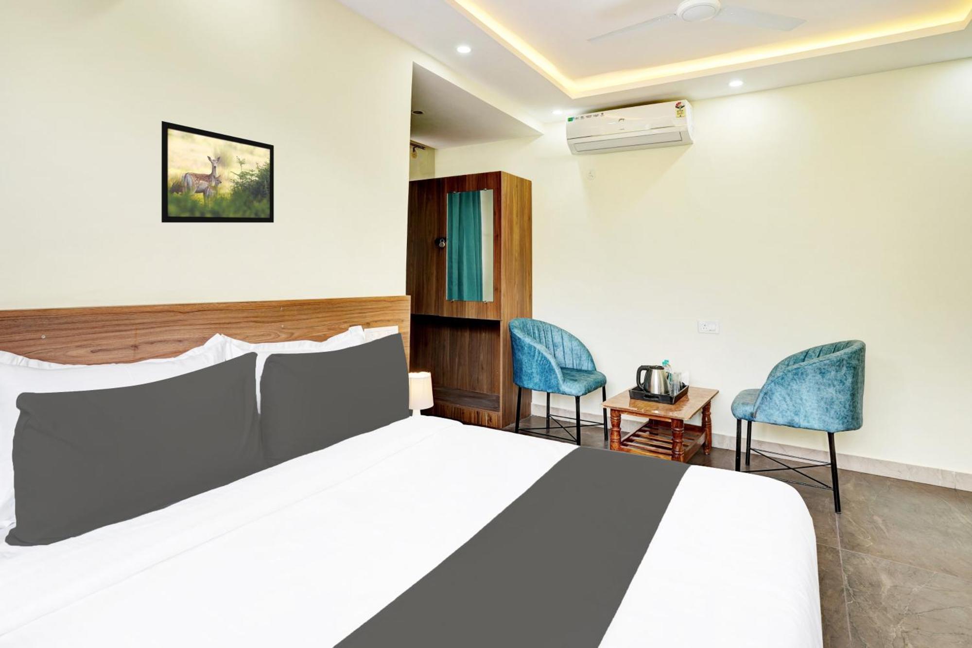 Hotel O Gayathri Metro Deluxe Bangalore Extérieur photo