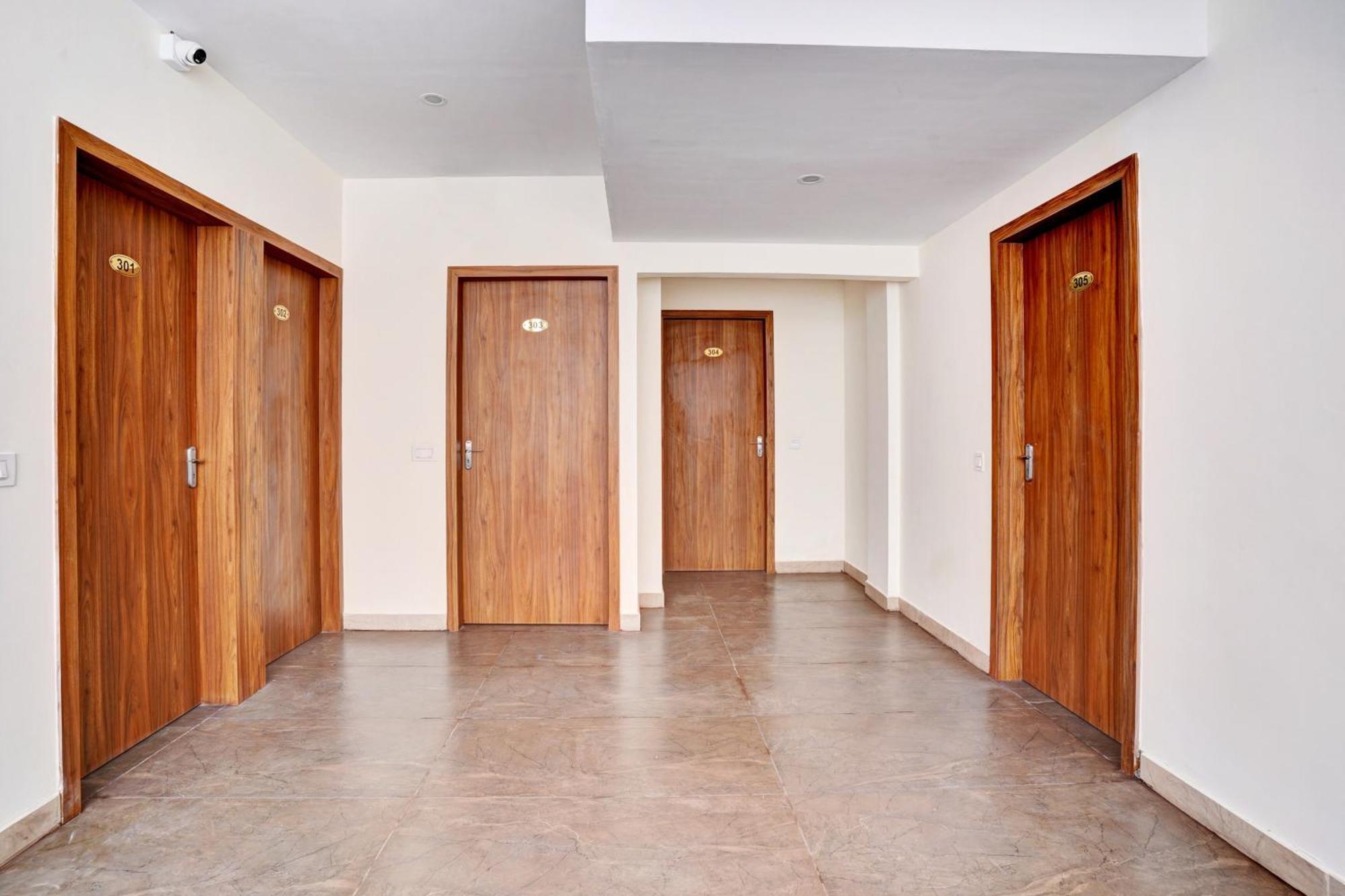 Hotel O Gayathri Metro Deluxe Bangalore Extérieur photo