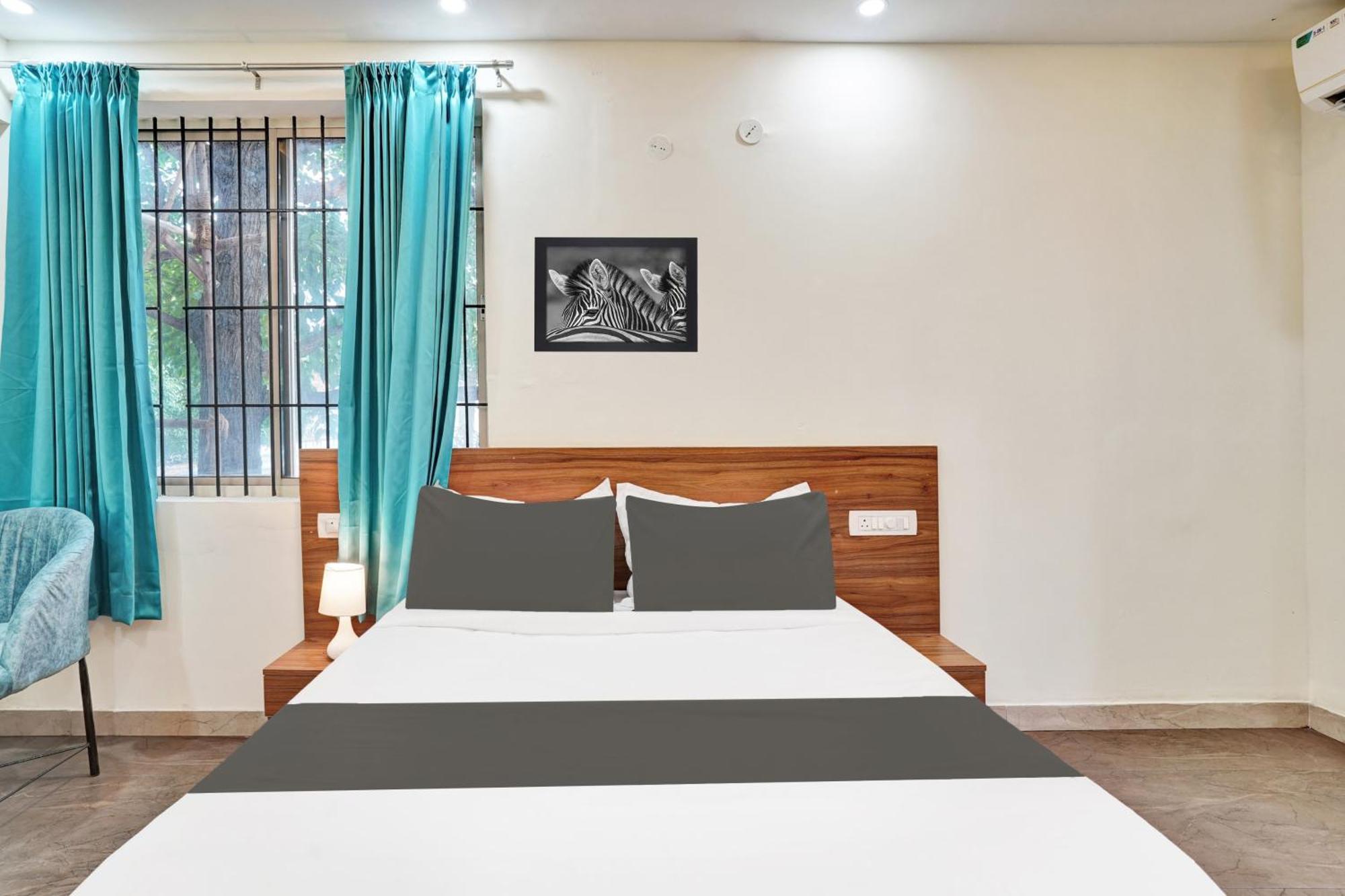Hotel O Gayathri Metro Deluxe Bangalore Extérieur photo